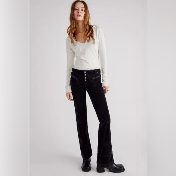 NWT Free People Hit Back Slim Flare Pants black velvet - Picture 2 of 7